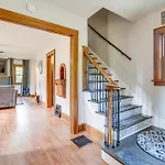Central Erie Vacation Rental About 2 Mi To Beach!