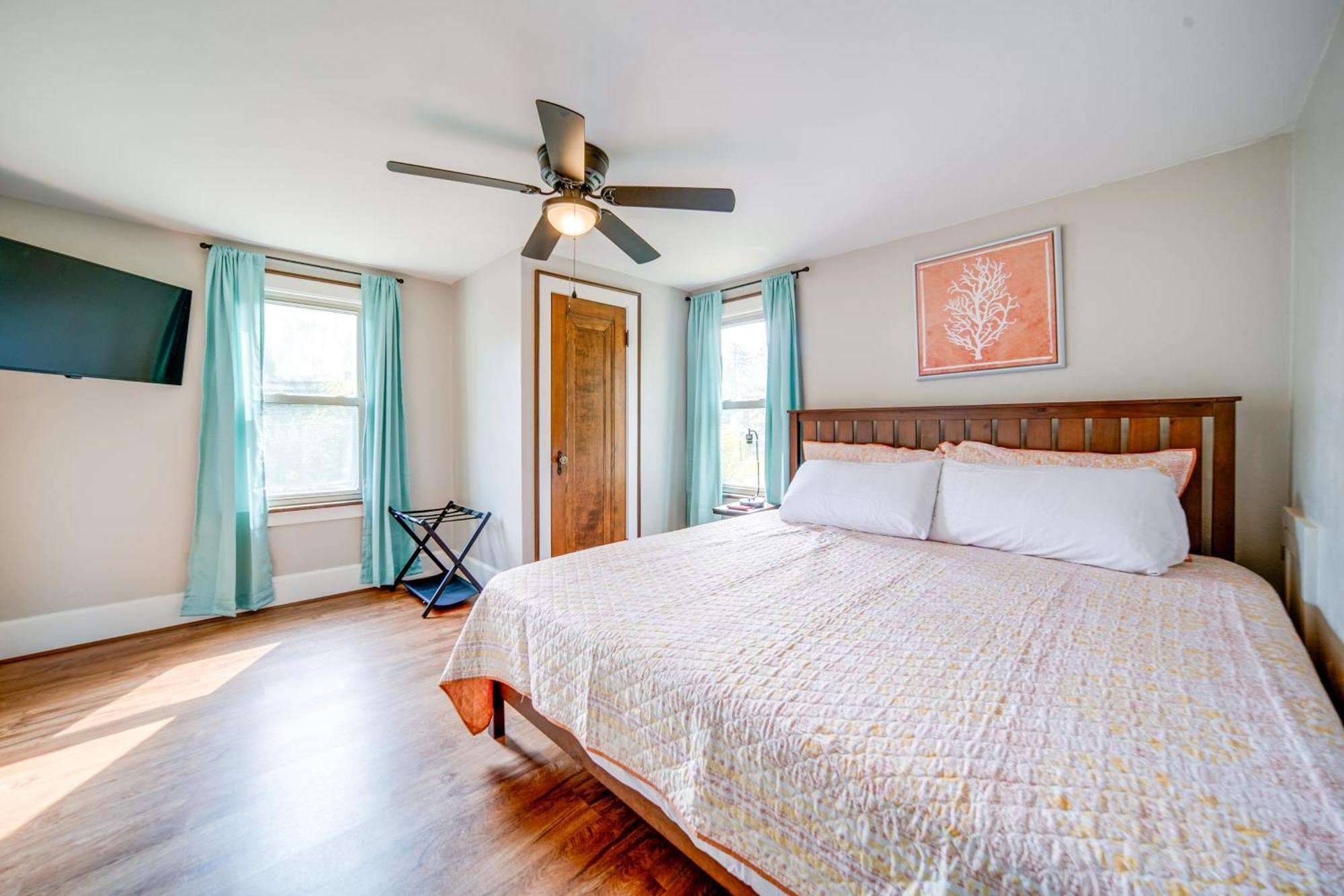 Vacation About 2 Mi To Beach! Holiday home Erie